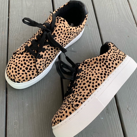Cheetah Sneakers - Picture 3 of 4